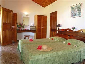 Beach Villa Guesthouse Grand Anse  Exterior photo